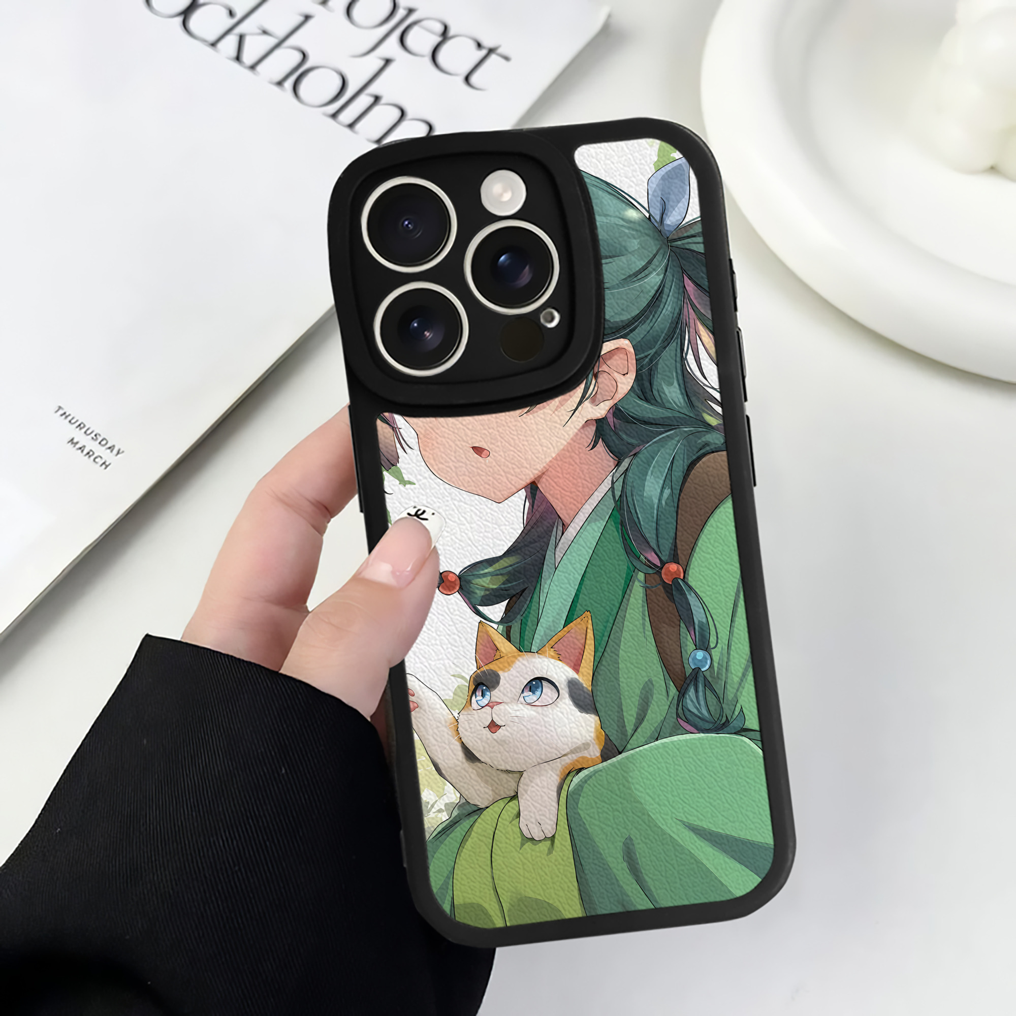 （画像用） 薬屋のひとりごと The Apothecary Diaries 【iPhone 16シリーズ対応】シリコンスマホケース（レザー調） 材質：シリコン